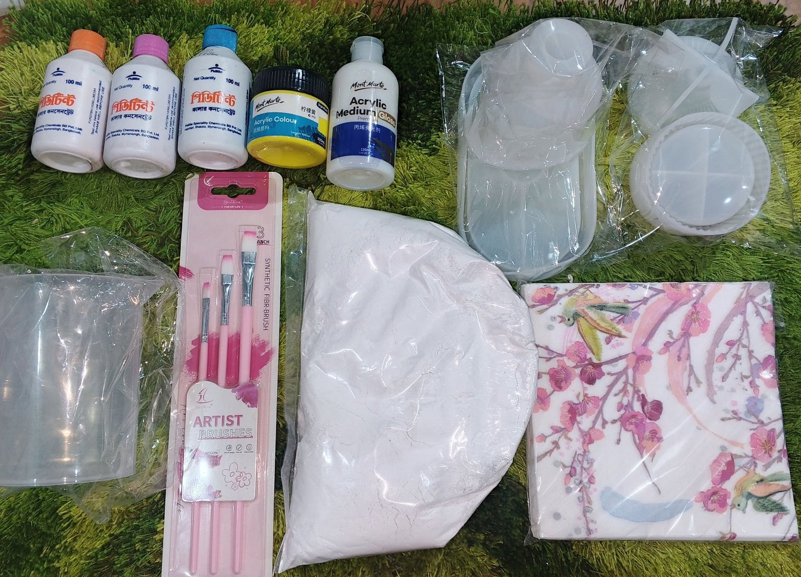 DIY Plaster & Decoupage Art Starter Combo Kit with Molds, Colors & Printed Napkins